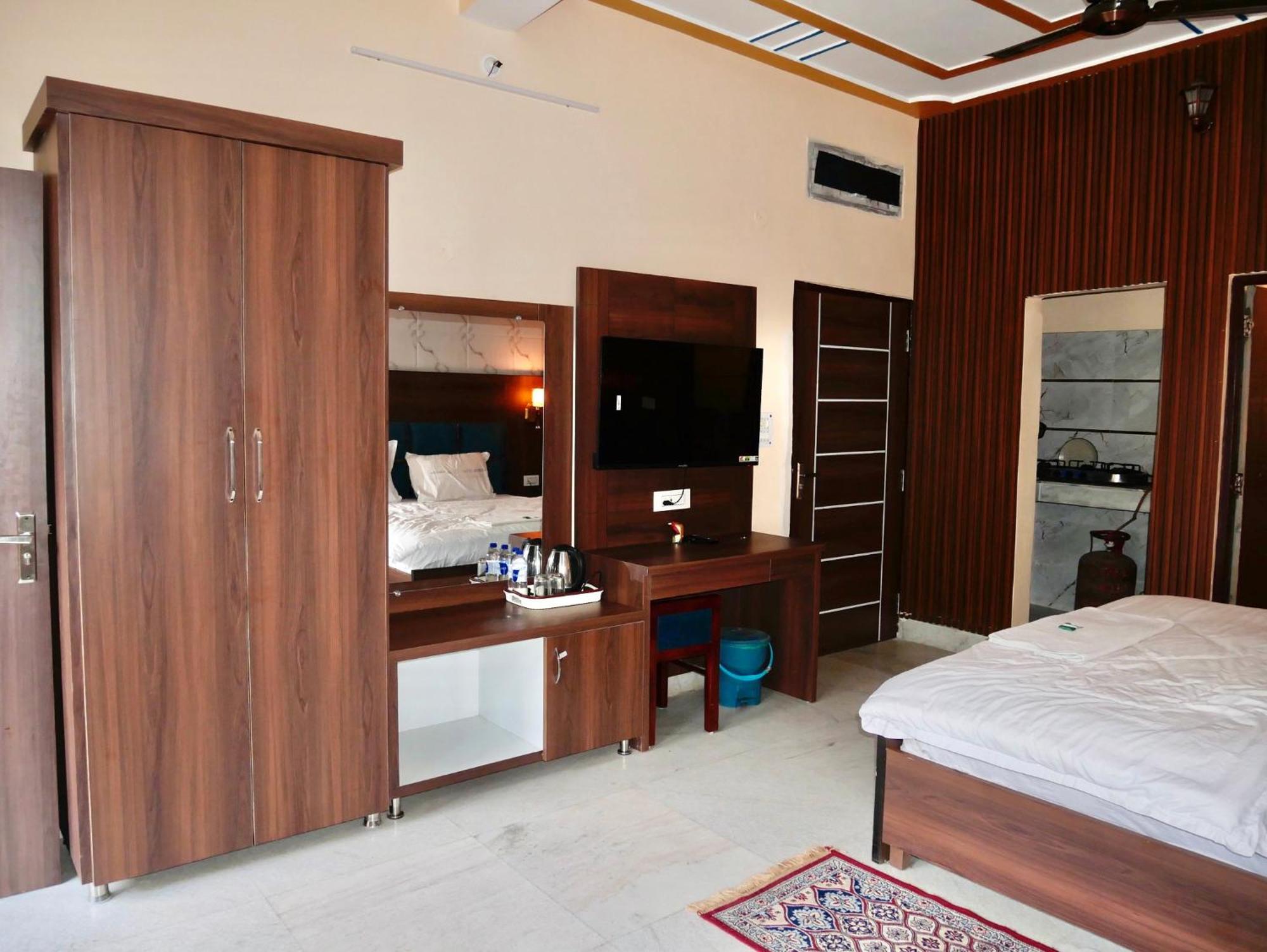 Himalaya Stay Rishīkesh الغرفة الصورة